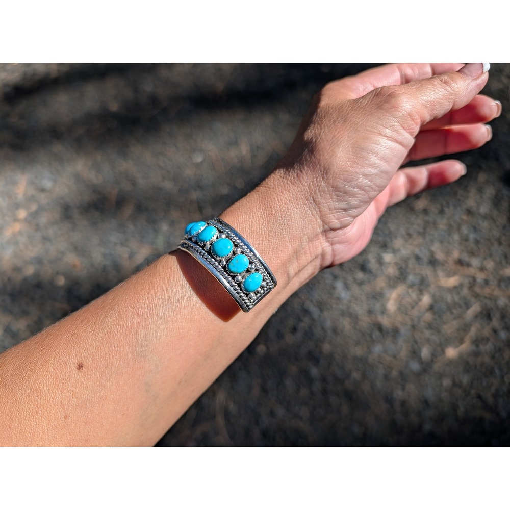 Navajo Sleeping Beauty Turquoise Cluster Bracelet by Chester charley Sz 7US** - Picture 8 of 10